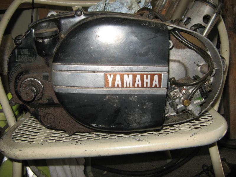 1973-75 yamaha rd 250 350 right side  cover includes oil pump shaft and gear