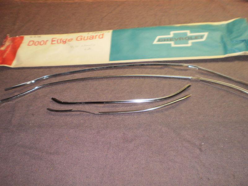 Chevrolet 70,72 chevelle 4door door edge guard package orig. gm nos