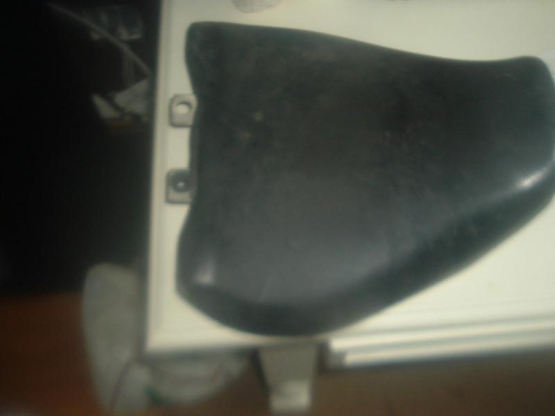 95 gsxr 11 1100 gsxr11 gsxr1100 1995 front rider seat 17e