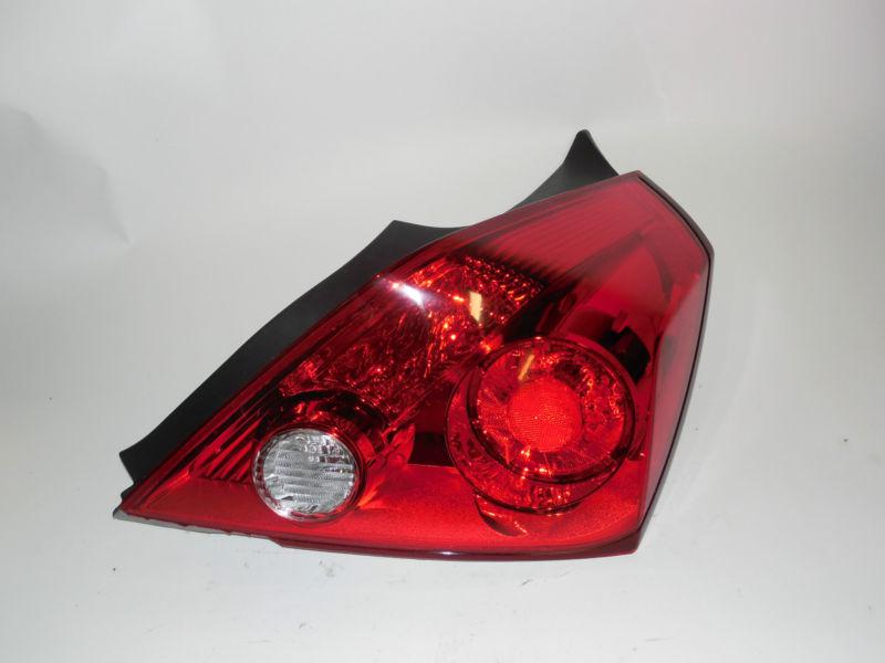 08 09 2010 2011 nissan altima coupe oem right tail light nice!