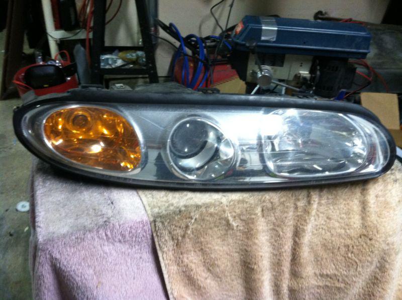 01-03 oldsmobile aurora right headlight assembly  