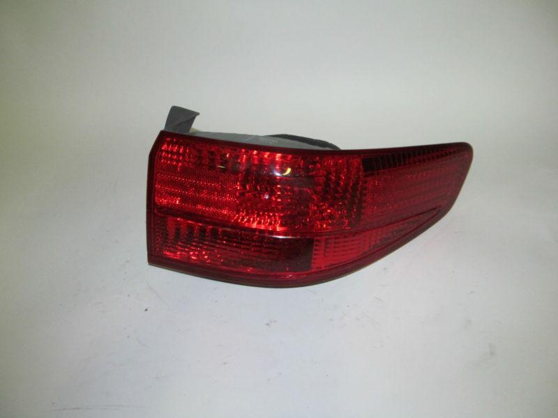 05 honda accord sedan oem right tail light nice!