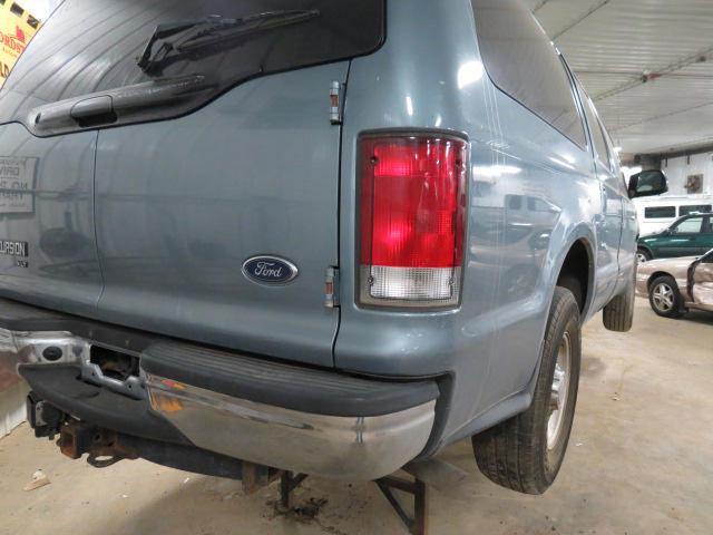 2000 ford excursion tail lamp light right