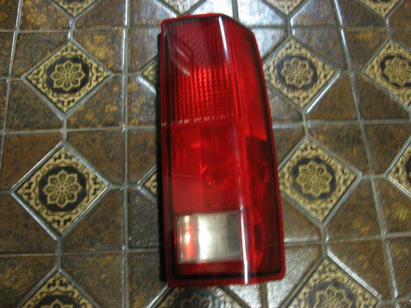 Gmc safari van tail light right side only gmc p# 16502448 for yrs. 1995-2005