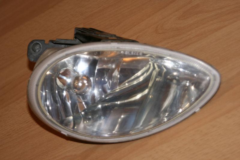 Oldsmobile aurora 01,02,03 oem fog lamp (right/passengers side)