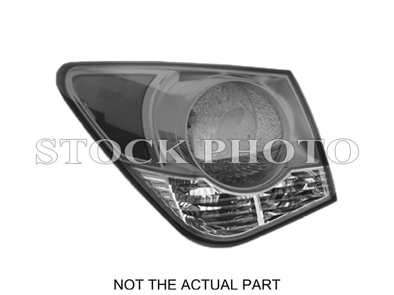 99 00 01 02 silverado 1500 r. tail light fleetside