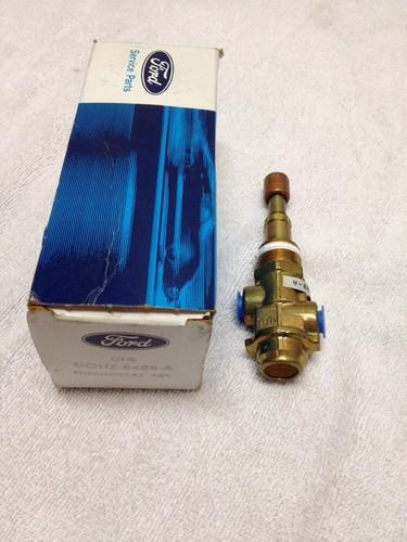 Nos oem ford thermostat flow control valve assembly d0hz-8488-a