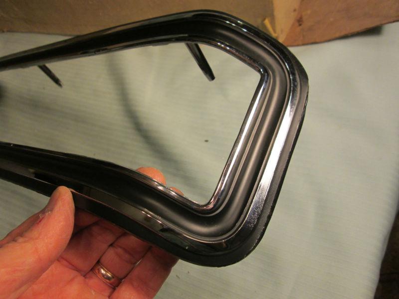 Nos gm pontiac 1972 lh tl bezel catalina bonneville convertible