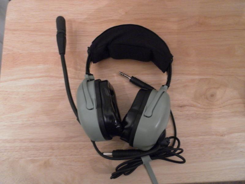David clark h20-10 aviation headset dual plug for airplanes used but well kept