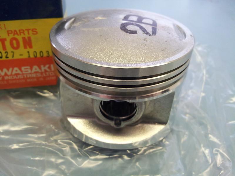 Kawasaki kz1000 z1r ltd police 1977-1978 piston 2nd oversize 13027-1003 nos