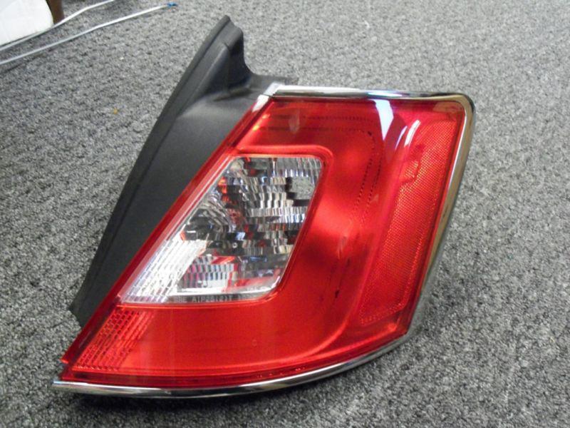 2010-2012 oem ford taurus rh passenger side tail light bg1z-13404-a