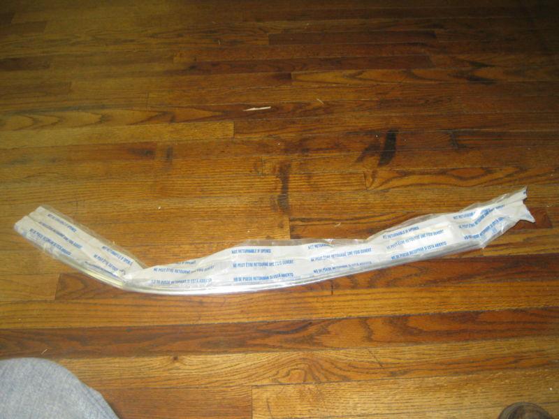 Rear bumper moulding buick century coupe sedan 89-96 gm nos 10276458