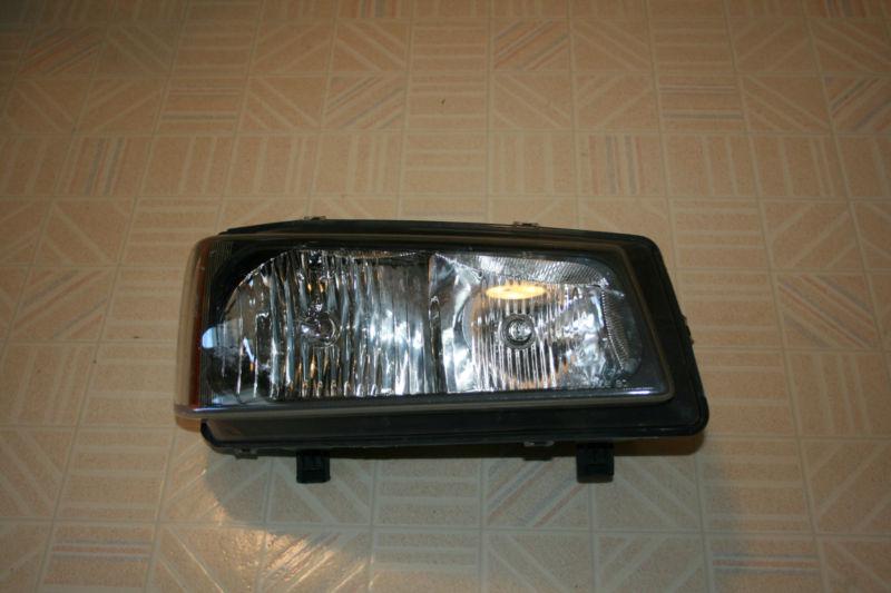 2005 chevy truck headlight right side.