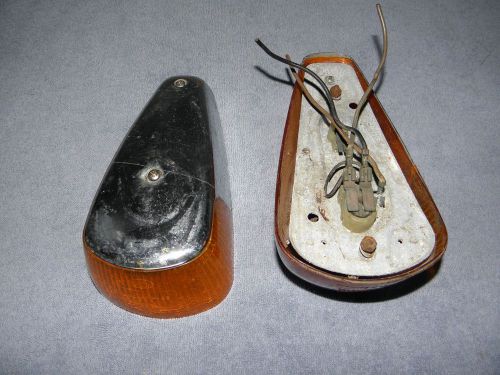 1972 volkswagen beatle front turn signal light set - one assembly. sae iapp169