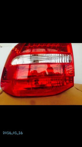 Genuine porsche rear tail light 95563148710, left 955 631 487 10