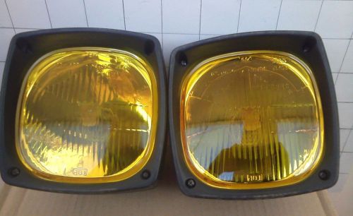 Cat x2 amber headlights fog lights cat 12 volt race car (repair or parts)!!