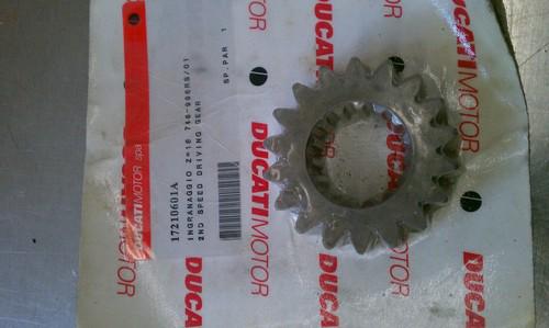 Ducati oem 2nd gear driven 1098rs 748rs 916 new 17210601a 