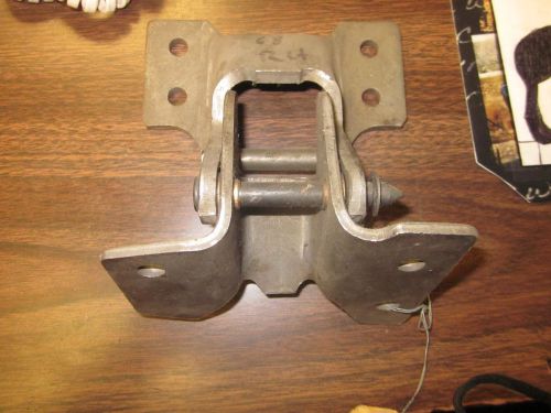 68 camaro gm nos upper rh door hinge #8736244