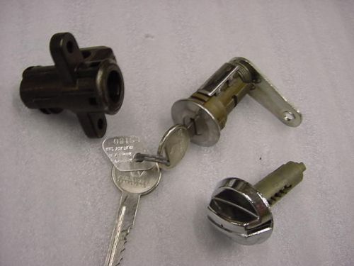 Cuda challenger 70&#039;s era nos trunk - glove box lock