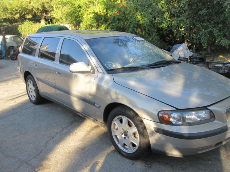 2000-04 volvo v70 passenger  side front door