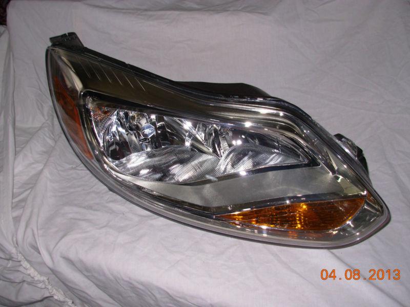 New oem rt side  halogen headlight 2012-2013 ford focus #bm5z-13008-a