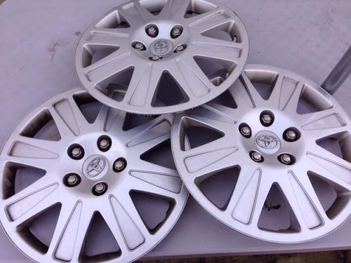 2011 toyota matrix hubcaps oem