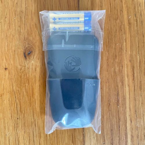 Tomtom go remote control &amp; hard case / holder  - new