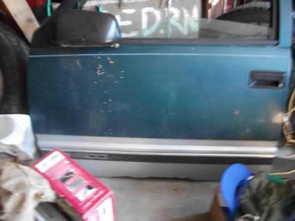 1993 chevy 2 door tahoe 1500 drivers door