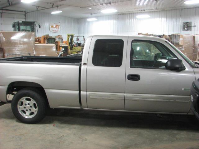 2005 chevy silverado 1500 pickup 60967 miles rear or back door left