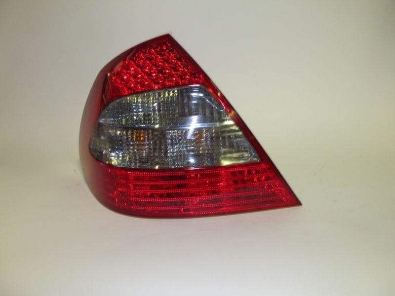 07 08 09 mercedes e320 e500 oem left led style tail light nice!