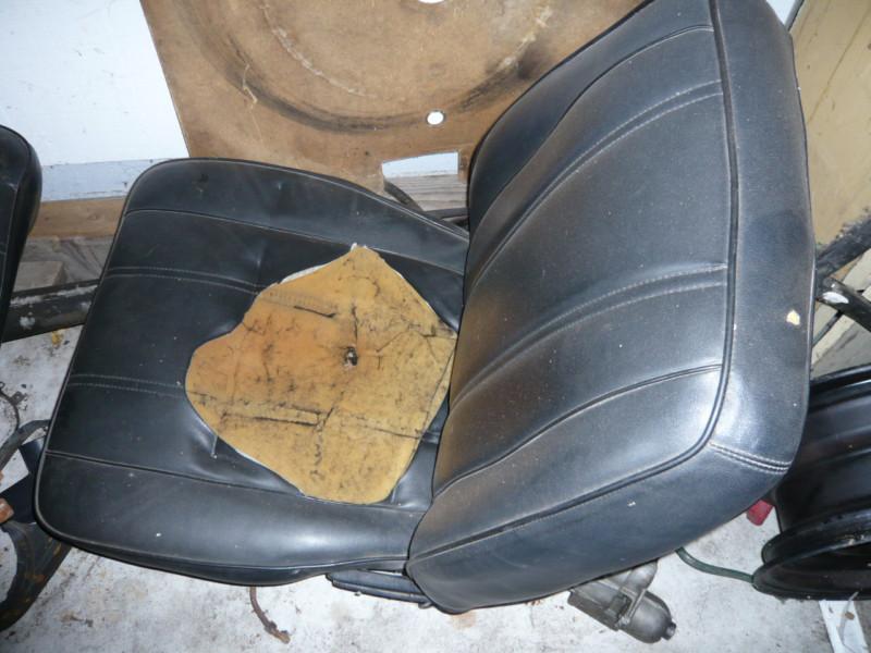 Mopar 68 69 barracuda cuda 340 383 440 formula s hemi  bucket seats non headrest