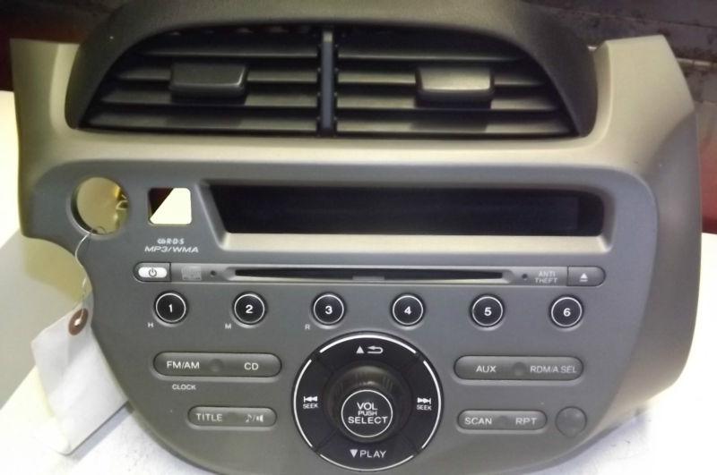 2009 2010 2011 honda fit am fm cd aux mp3 radio 39100-tk6-a011-m1 oem