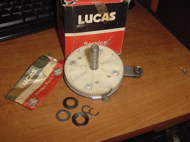 Nos lucas wiper shaft + gear jaguar xjs + he v12 76-85