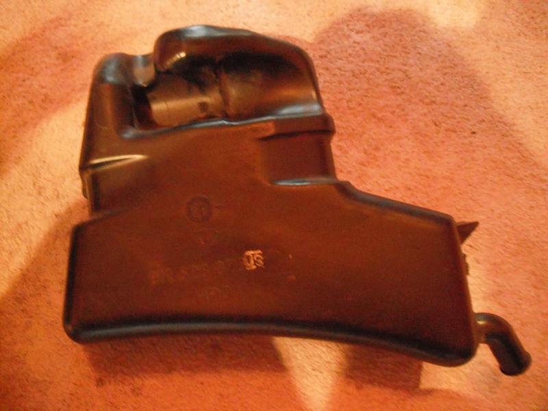 Porsche 911  washer tank look    