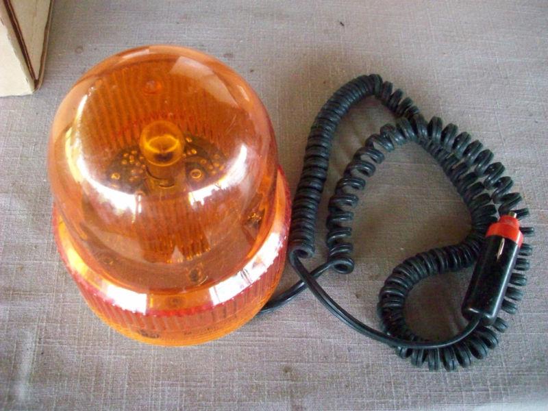 Strobe light amber portable, 12 vdc with magnets on bottom, 5x5