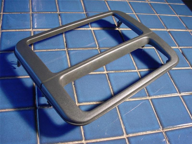 93-02 96 97 firebird trans am dash center console radio trim bezel facory nice