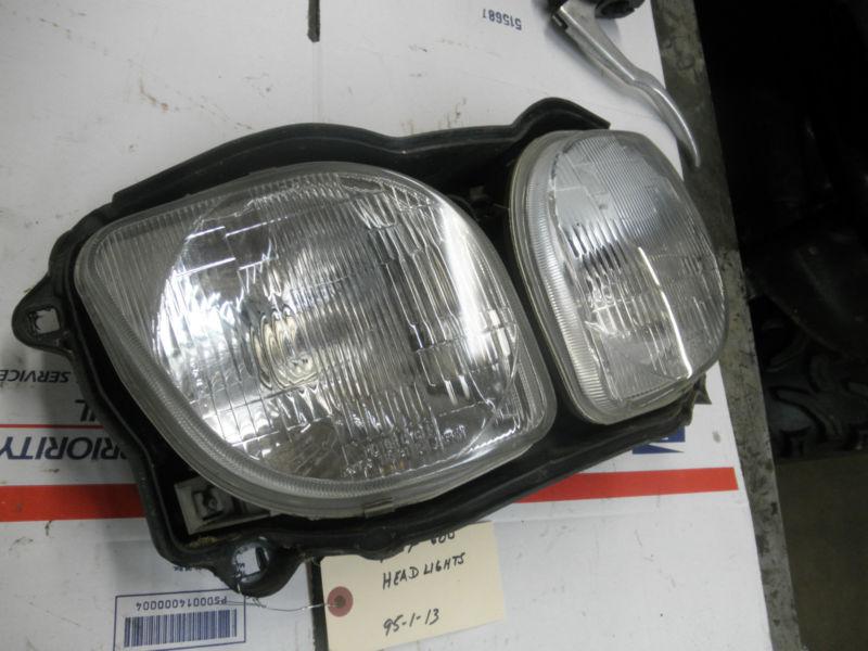 '95 yamaha yzf 600  headlight assy.  (back damaged