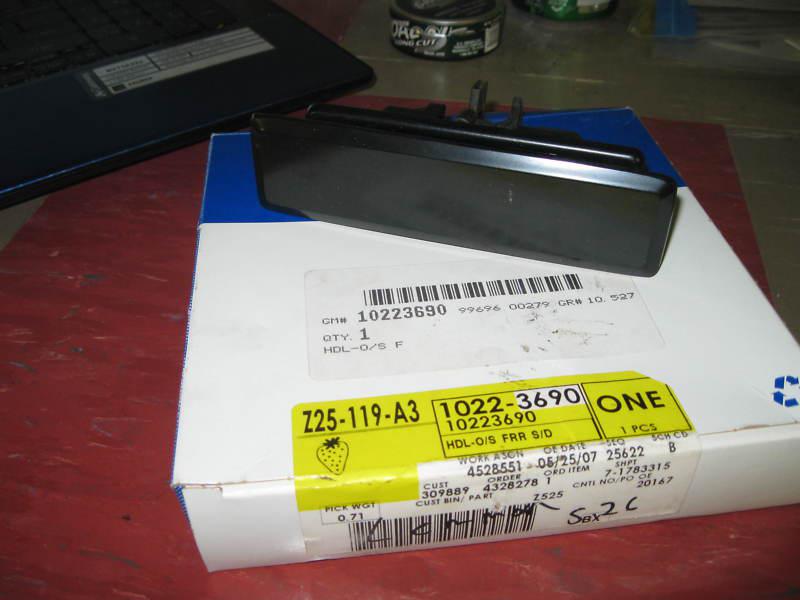 New gm outside side loading door handle oem 10223690 silhouette lumina