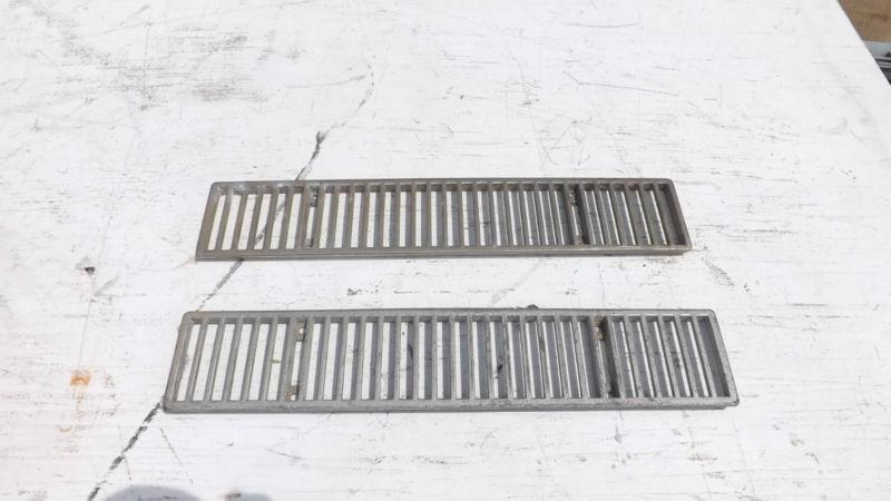 68-75 corvette rear vent grills