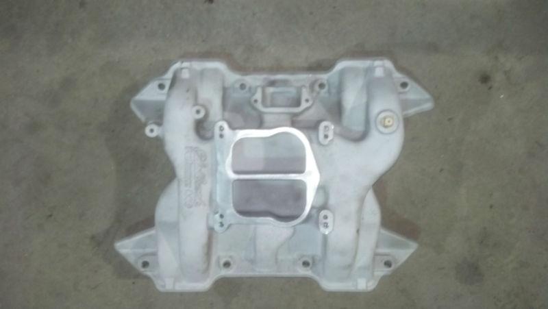 Mopar edelbrock performer intake 440 413 nice