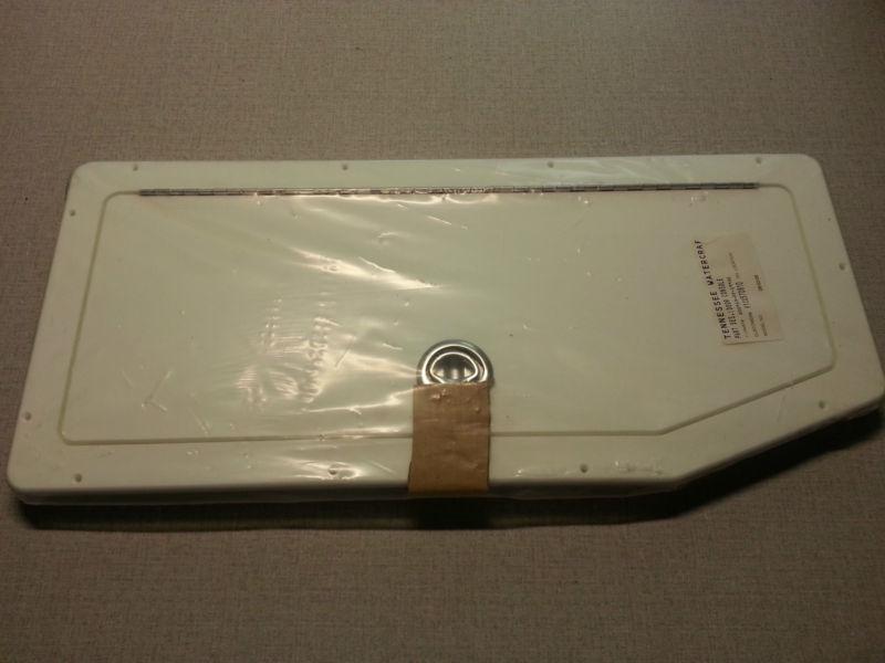 Tracker f1cu570810 white 25 1/8 x 10 1/8 in starboard boat console hatch door 