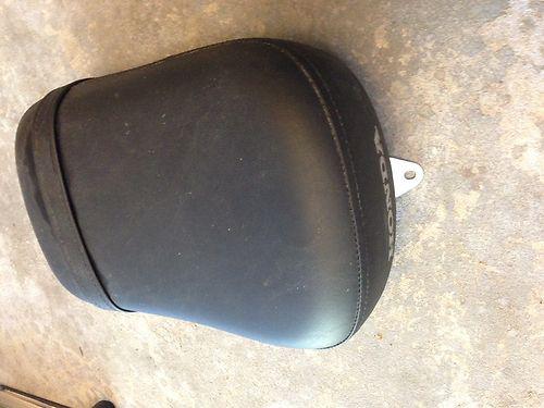 2001 01 vt750 vt 750 ace shadow rear passenger seat