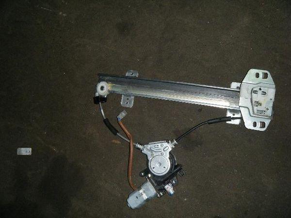 Honda legend 1996 front left door regulator [7313220]