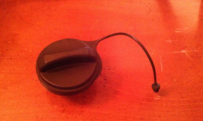 2005 jaguar s-type automobile car auto fuel cap gas w/cord pre-owned as-is used