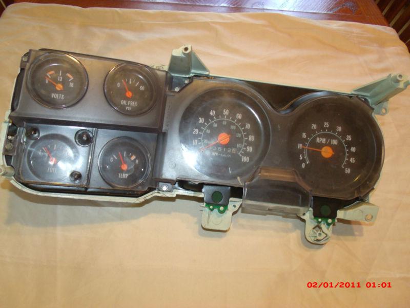 1981/82/83/84/85/1986 chevrolet trk factory tack instrument cluster