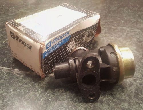 Nos oem mopar diverter valve 1989 318-360 w/ manual trans 0441913