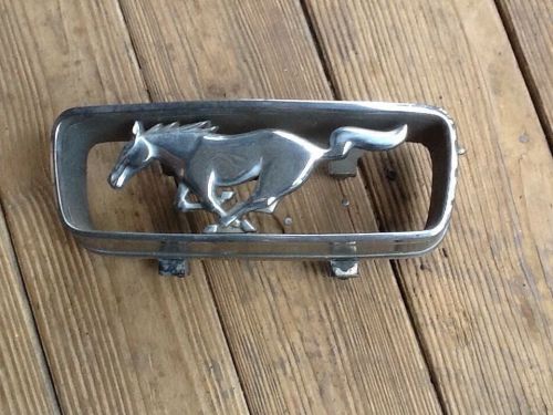 1966 ford mustang oem center grille emblem