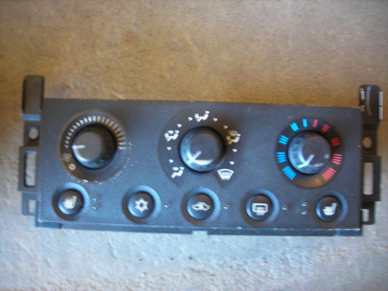 Climate control module 04 pontiac grand prix 