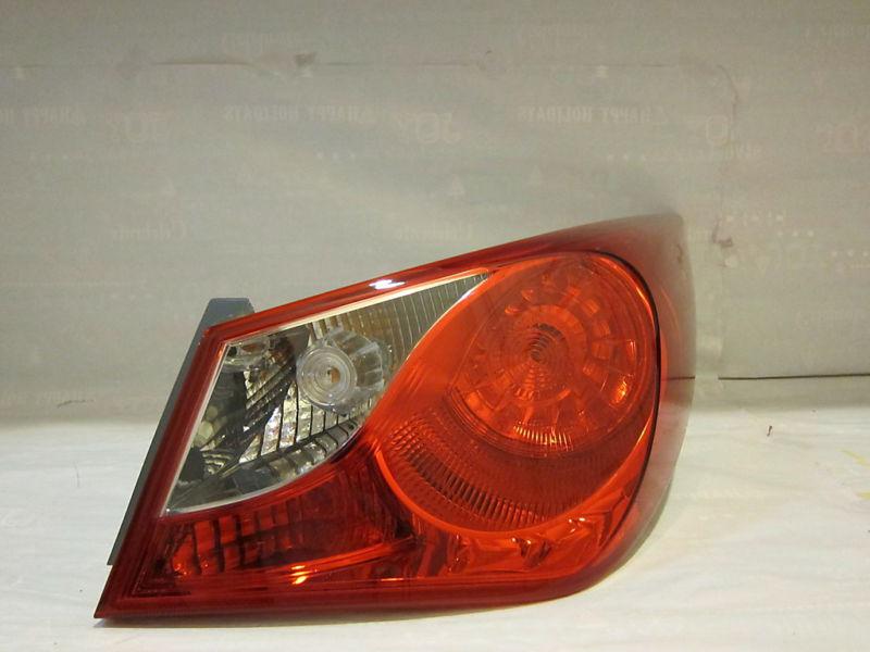 2011 hyundai sonata oem rt passenger tail light ** nice