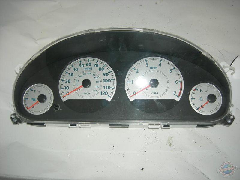 Cluster / speedometer town & country 512885 05 cluster 126k lifetime warranty